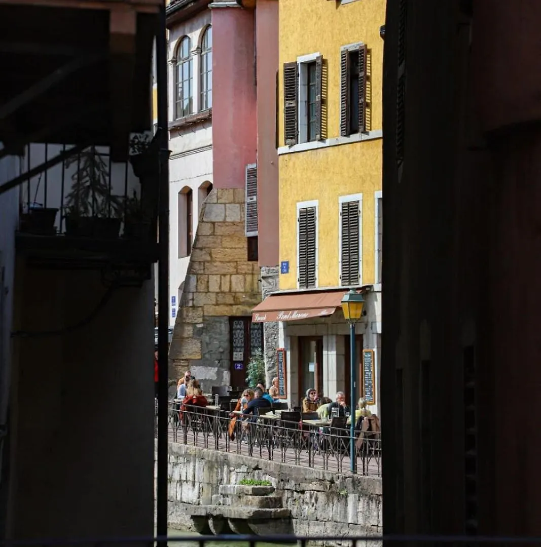 2 Bd Apartment With Sauna In The Center Of Annecy France