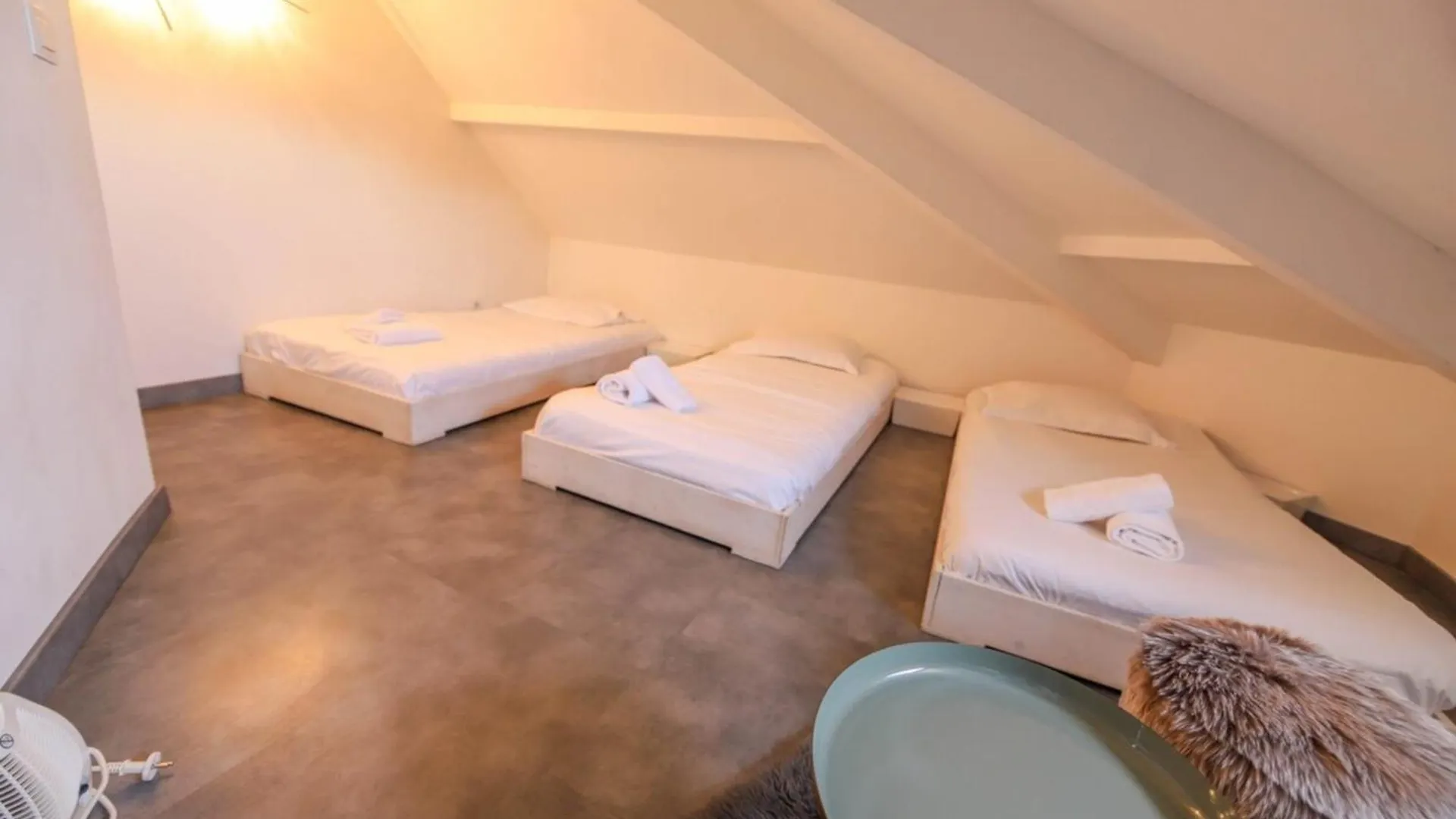 2 Bd Apartment With Sauna In The Center Of Annecy